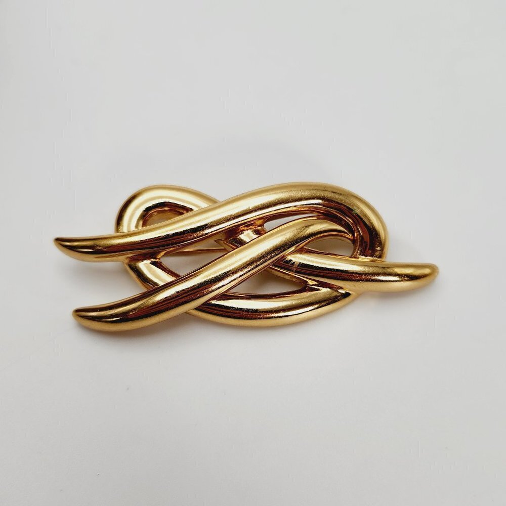 Vintage Monet Pretzel Abstract Curvy Knot Modernist Gold Tone Brooch